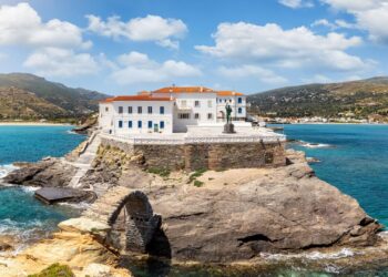 Discover the Secrets of Greece’s Beaches!
