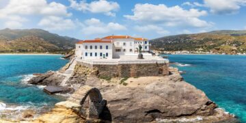 Discover the Secrets of Greece’s Beaches!