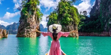 Comedian Henedy to start international tour